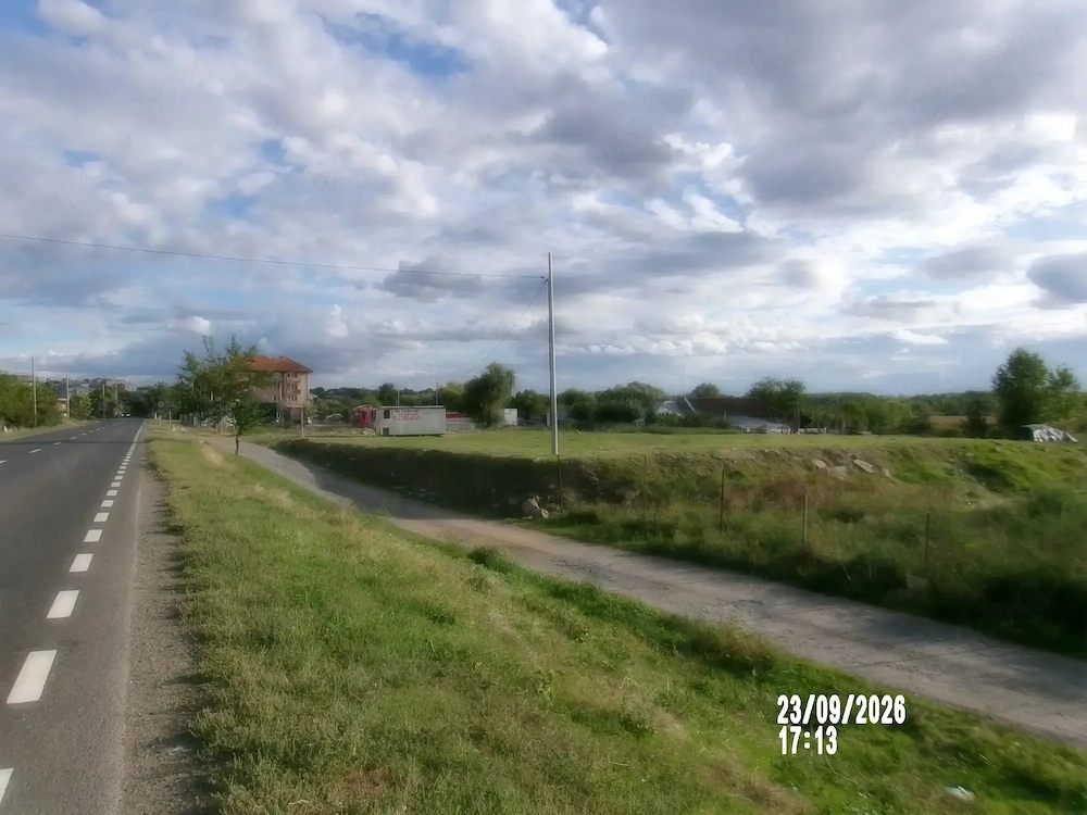 1000 mp intravilan construibil