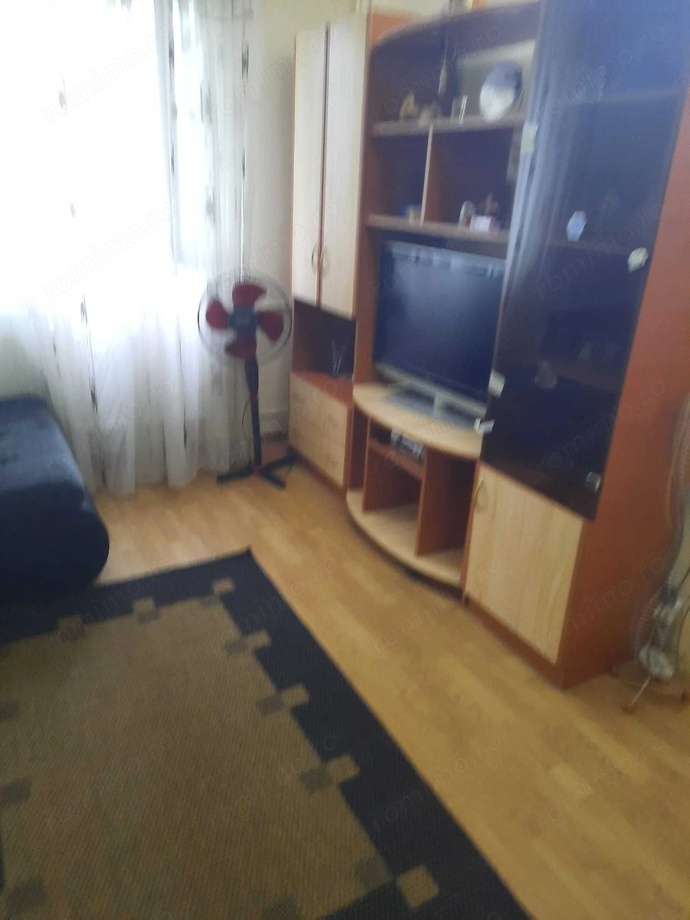 Inchriez apartament 2 camere