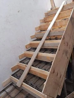 Dulgheri, zidari si macaragii pentru munca in Germania, 3500 eur net