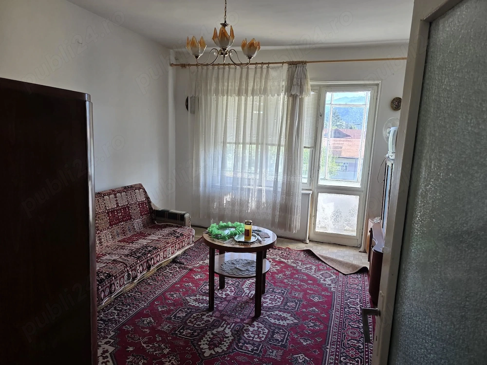  Apartament de 2 camere zona TRACTORUL,str Oltet,
