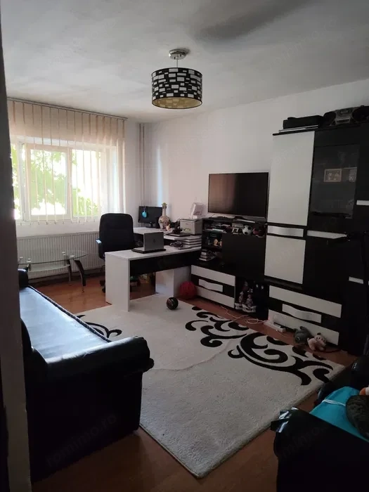3 cam dec centrala proprie 2 bai bloc izolat la 5 minute de Complexul Studentesc