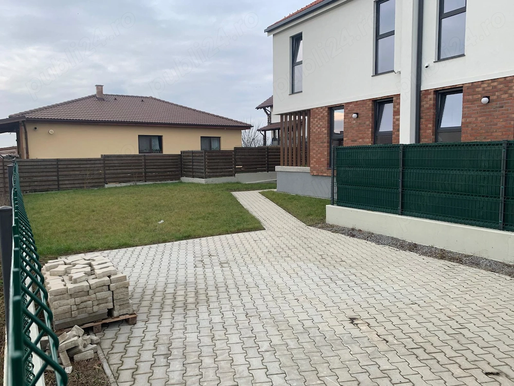 Unitate duplex de vanzare