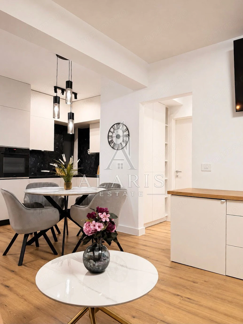 Apartament premium 2 camere,  parcare proprie, zona Torontalului