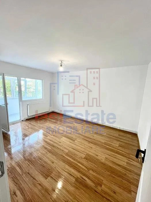 Apartament spatios cu 4 camere in Dacia