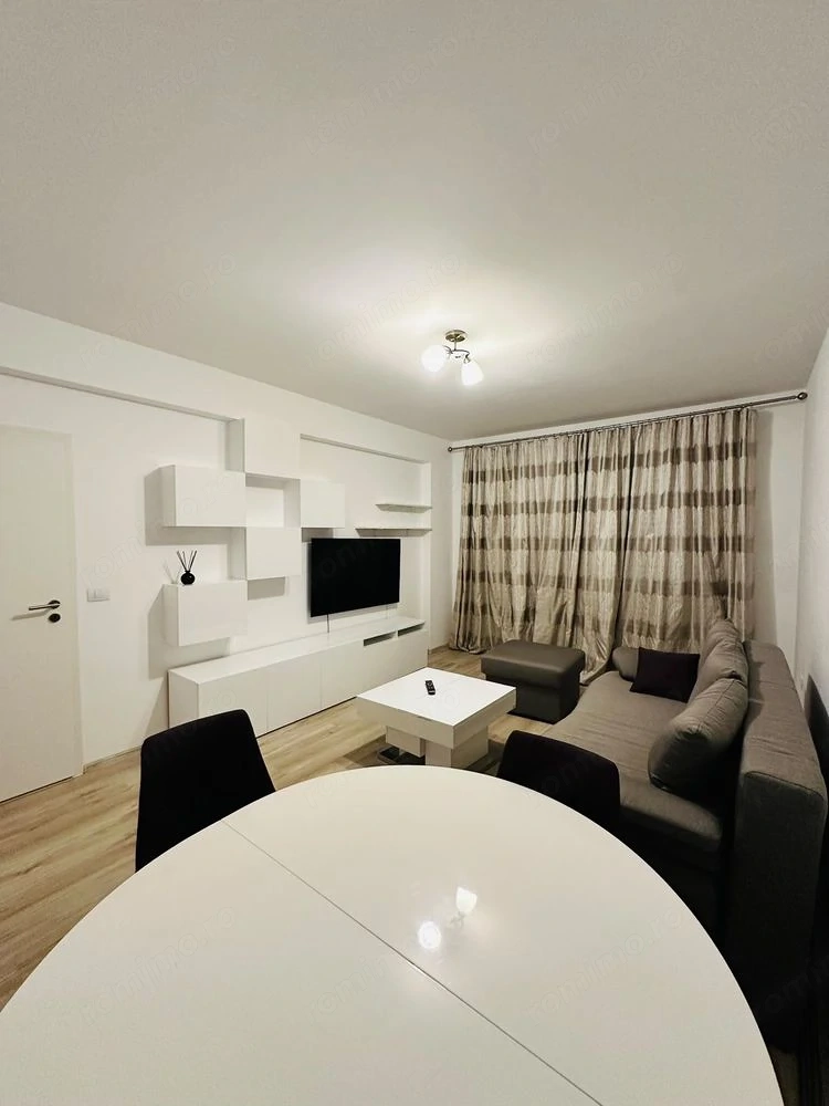 Apartament 2 camere si gradina, de închiriat