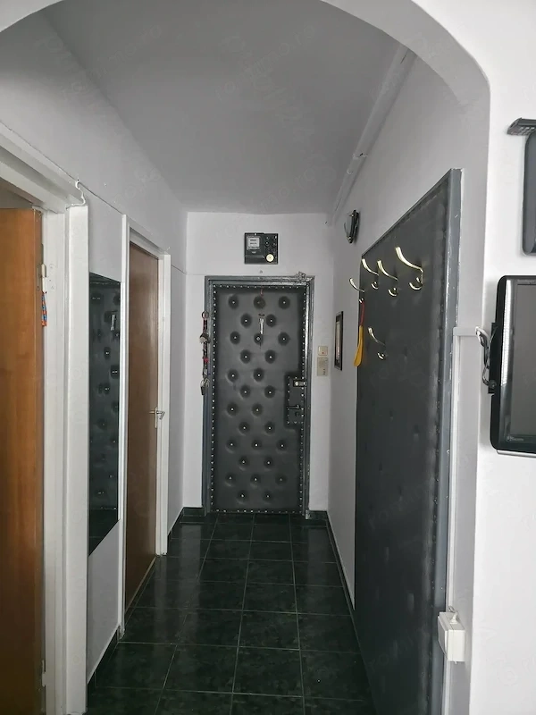 Apartament 3 camere de închiriat, zonă excelentă cu vedere spre Tampa