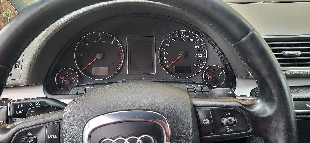 vând Audi A4 B7 anul 2008 