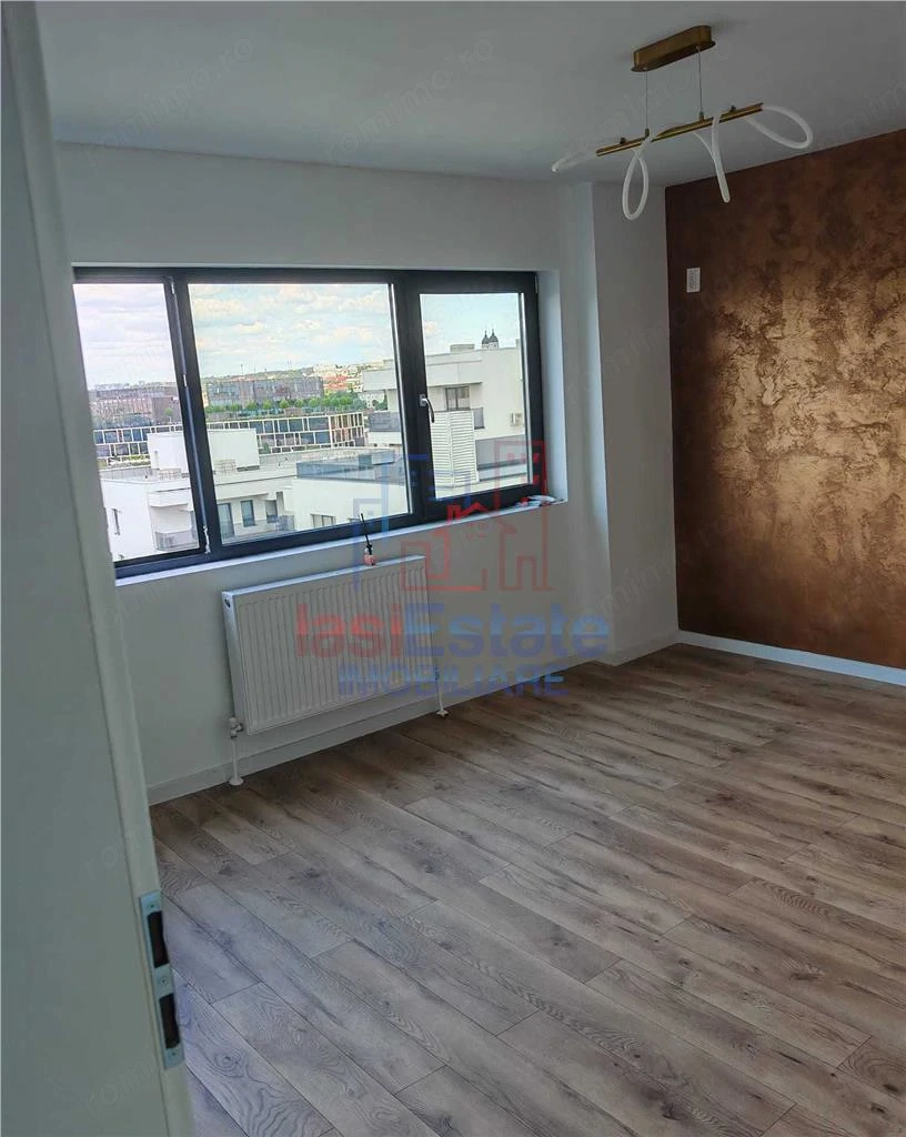Apartament 3 camere la etaj intermediar Splai Bahlui