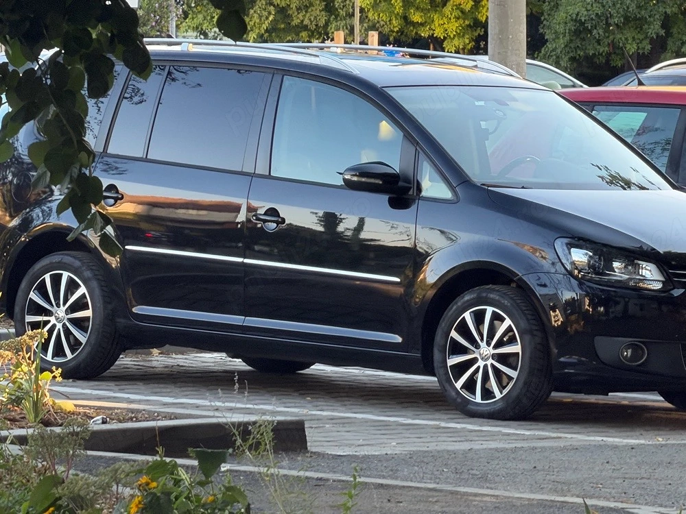 Vand Volkswagen Touran 1T3 facelift bi-xenon   navi   panorama   piele