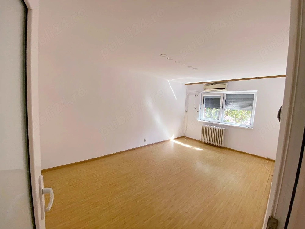 Vând apartament doua camere