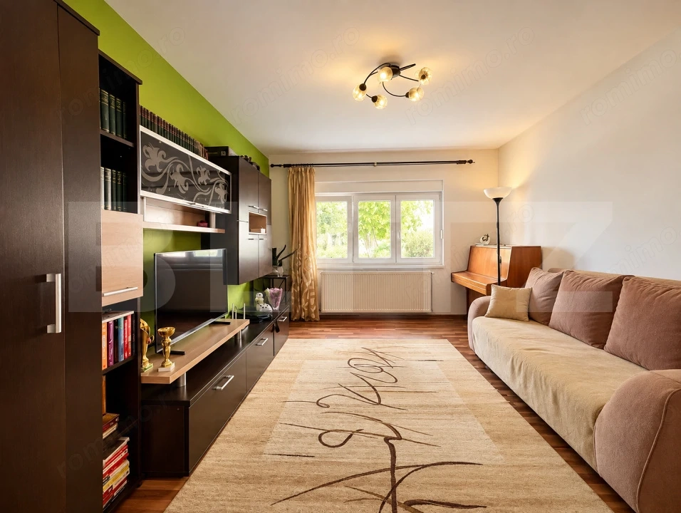 Apartament 3 camere,parter,2 bai,Cetate