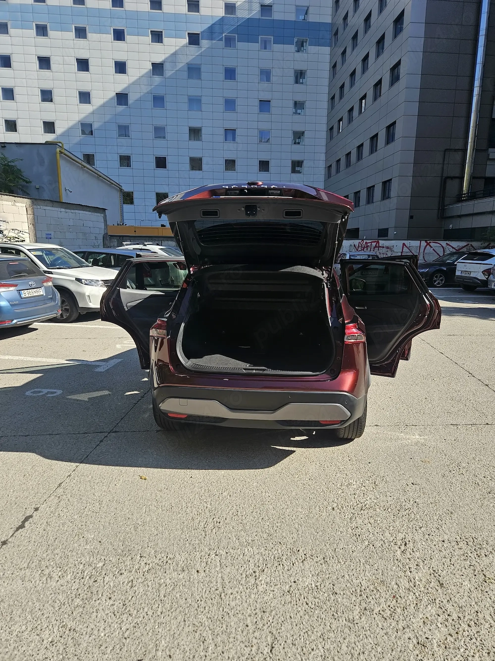 Nissan 2023