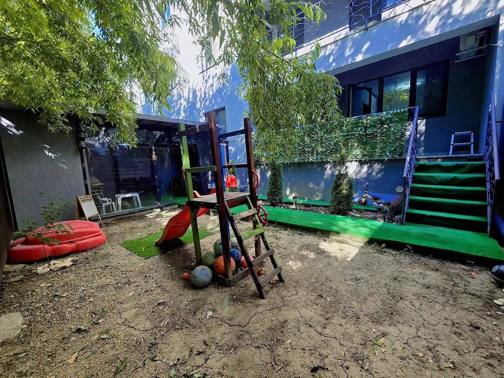 Apartament 2 Camere mobilat cu grădină + parcare, Strada Mărului, Fundeni Dobroești 