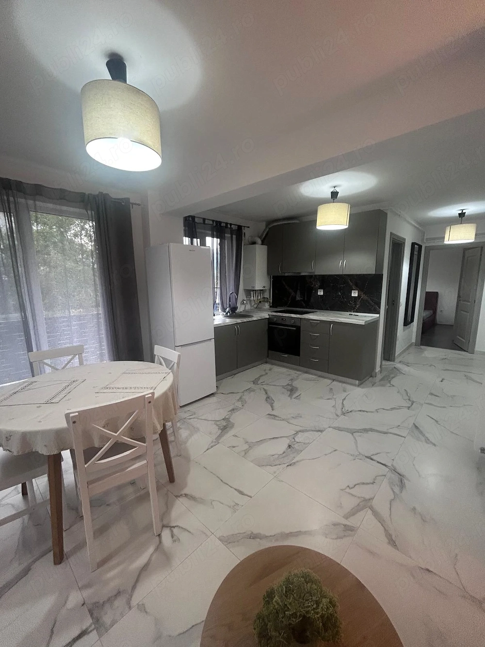 Apartament de 3 camere cu gradina, zona Tineretului