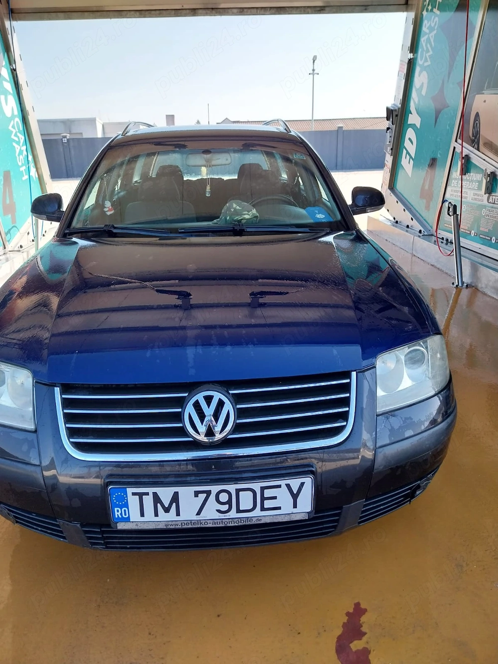 Vând  pentru dezmembrări sau să se repare