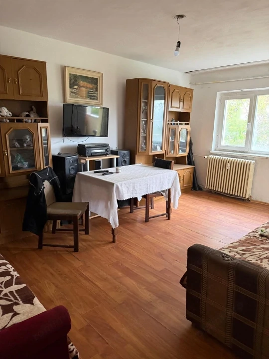 Apartament 3 camere, 71 mp, zona Cornitoiu