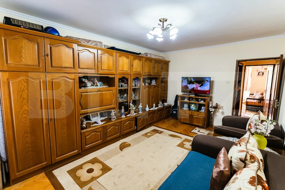 Apartament de vanzare - 2 camere - Zona Tudor 