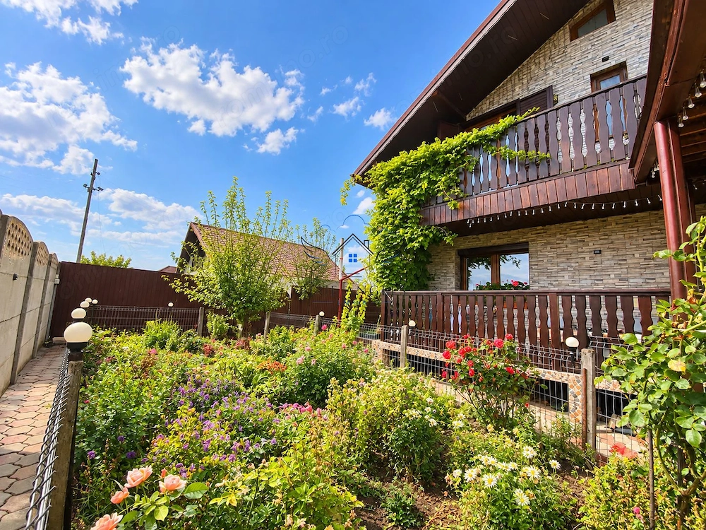 Casa individuala 4 dormitoare, 4 bai, garaj