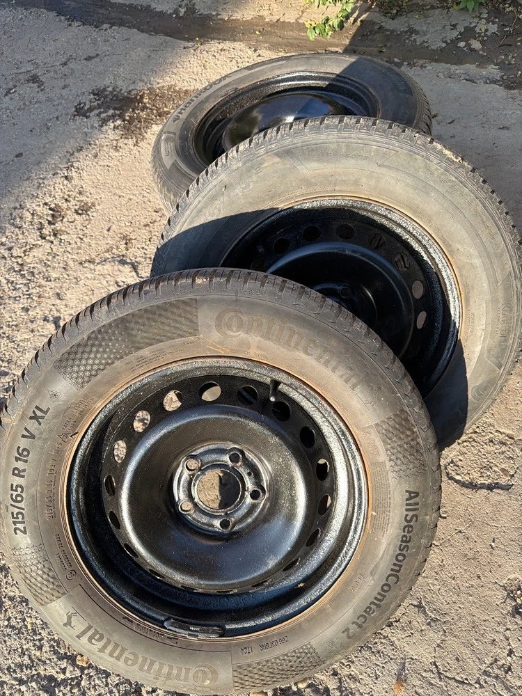 Jenti cu anvelope de iarna Continental 215/65/R16