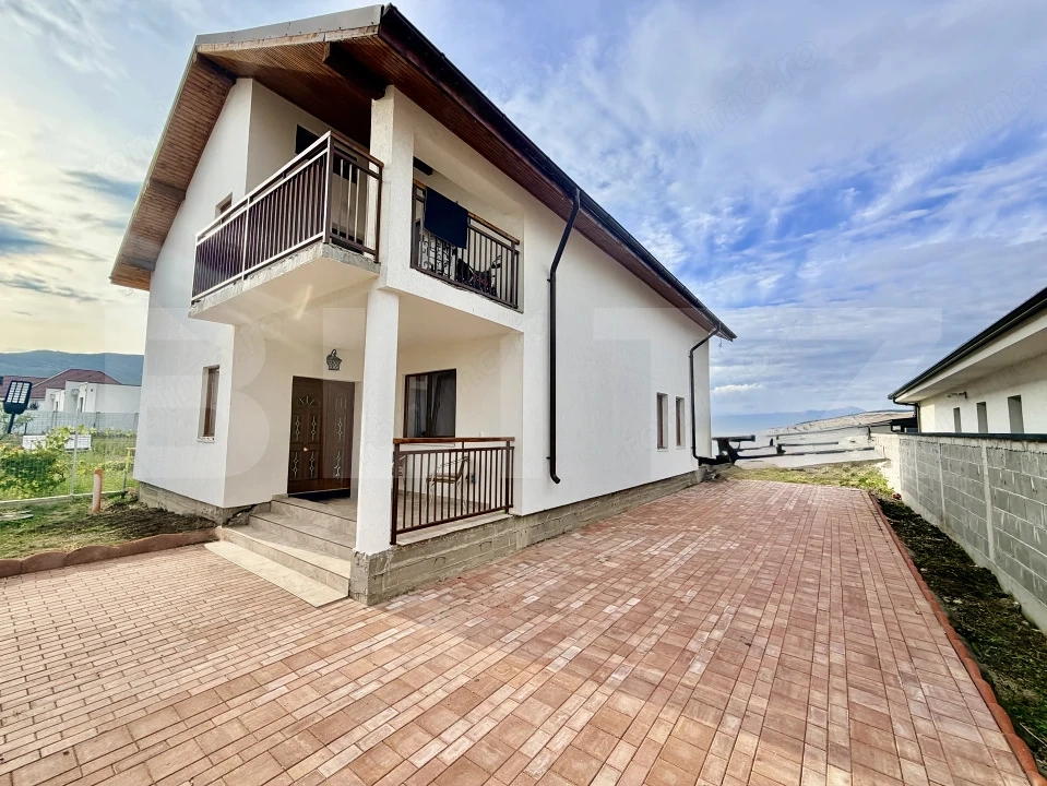 Casa individuala cu 3 dormitoare, 189mp, 2 balcoane, 448 mp teren, zona Micesti