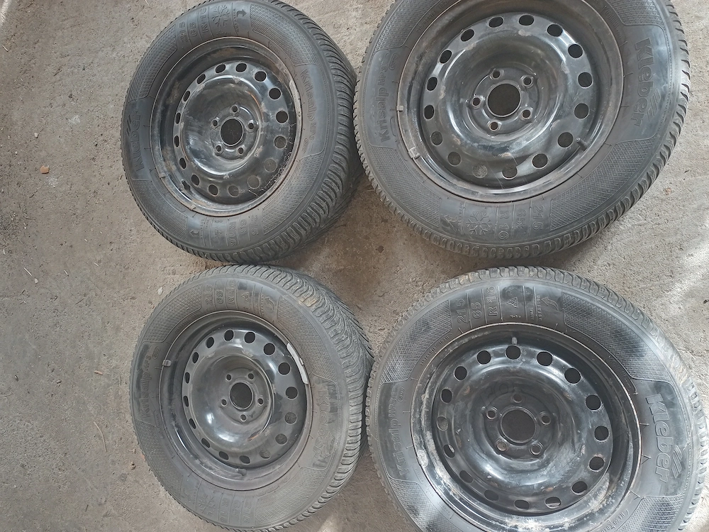 Roți 215/65r16