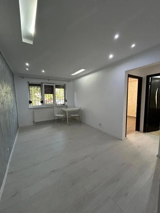 APARTAMENT 2 CAMERE DE INCHIRIAT MICRO 38
