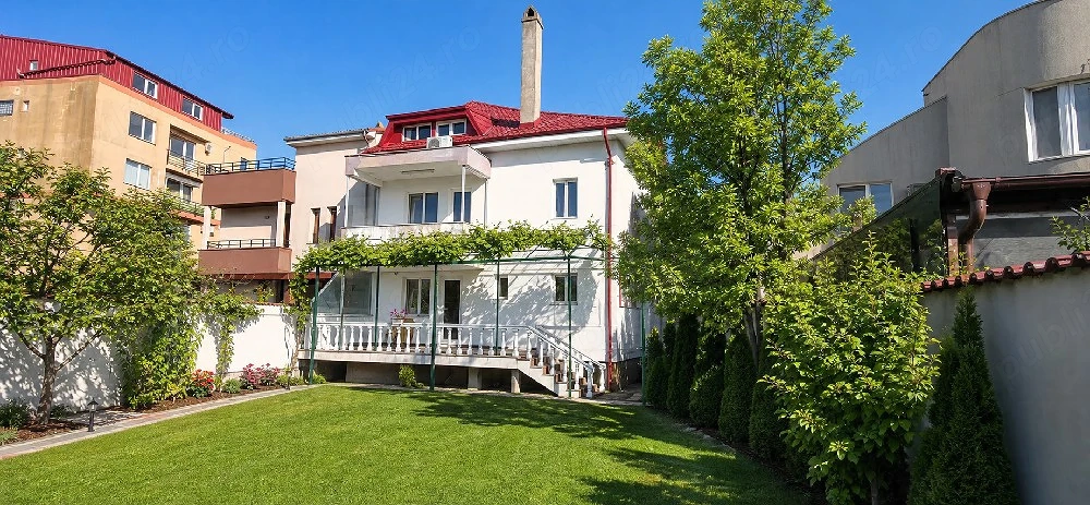 Casa Ovidiu lac