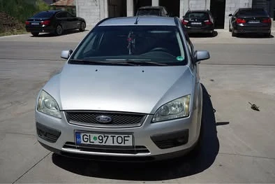 Vând Ford focus 2 1.8 tdci