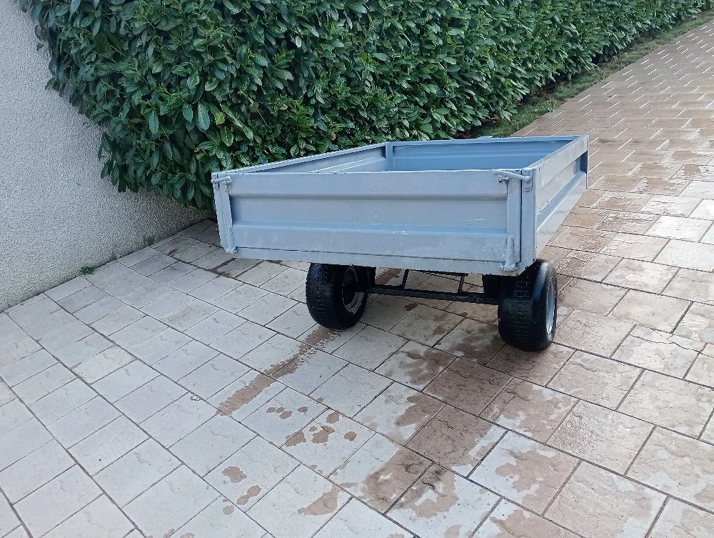 De vânzare remorcă motocultor cu basculare 