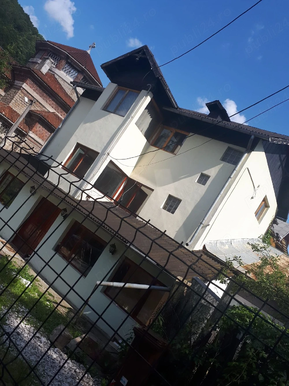    Casă cu teren în centrul orașului Sinaia 