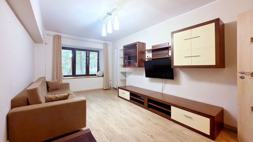 Inchiriere 3 camere 80 mp | Centrala Proprie | 1 Parcare | Boxa | Parc