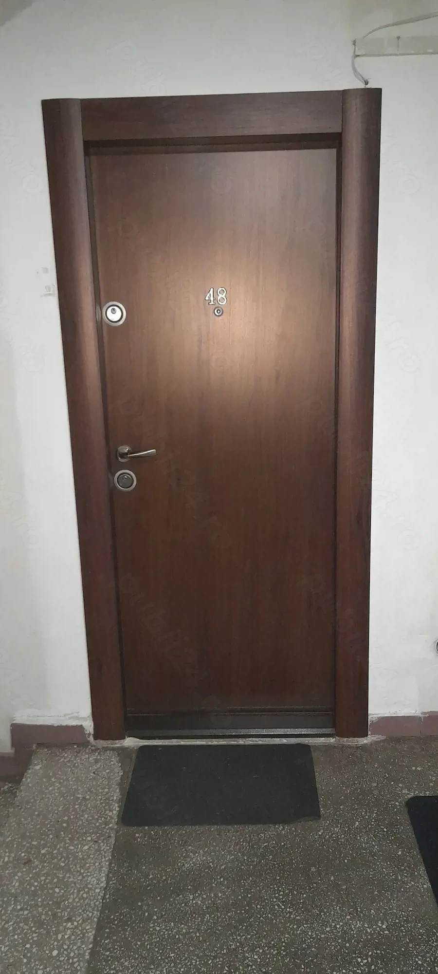 Închiriez garsoniera