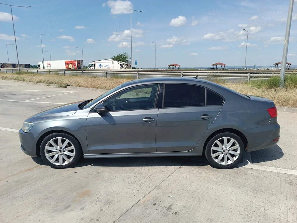 Volkswagen Jetta 1.6 Diesel 2014, cumpărată din reprezentantă Romania
