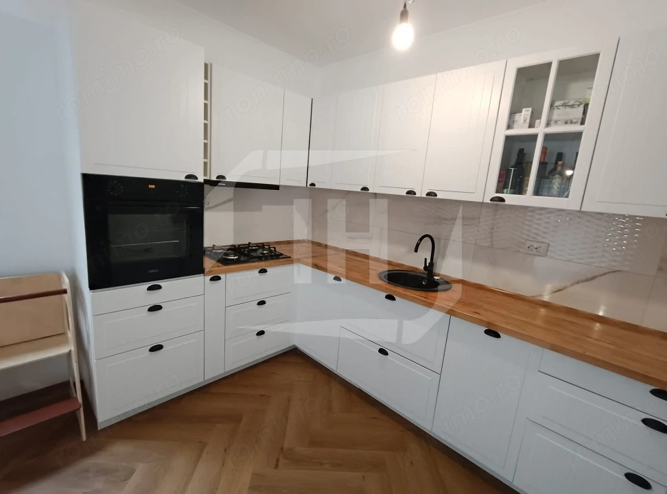 Duplex 4 camere I mobilat modern I garaj I Dezmir- zona strazii Planoarelor