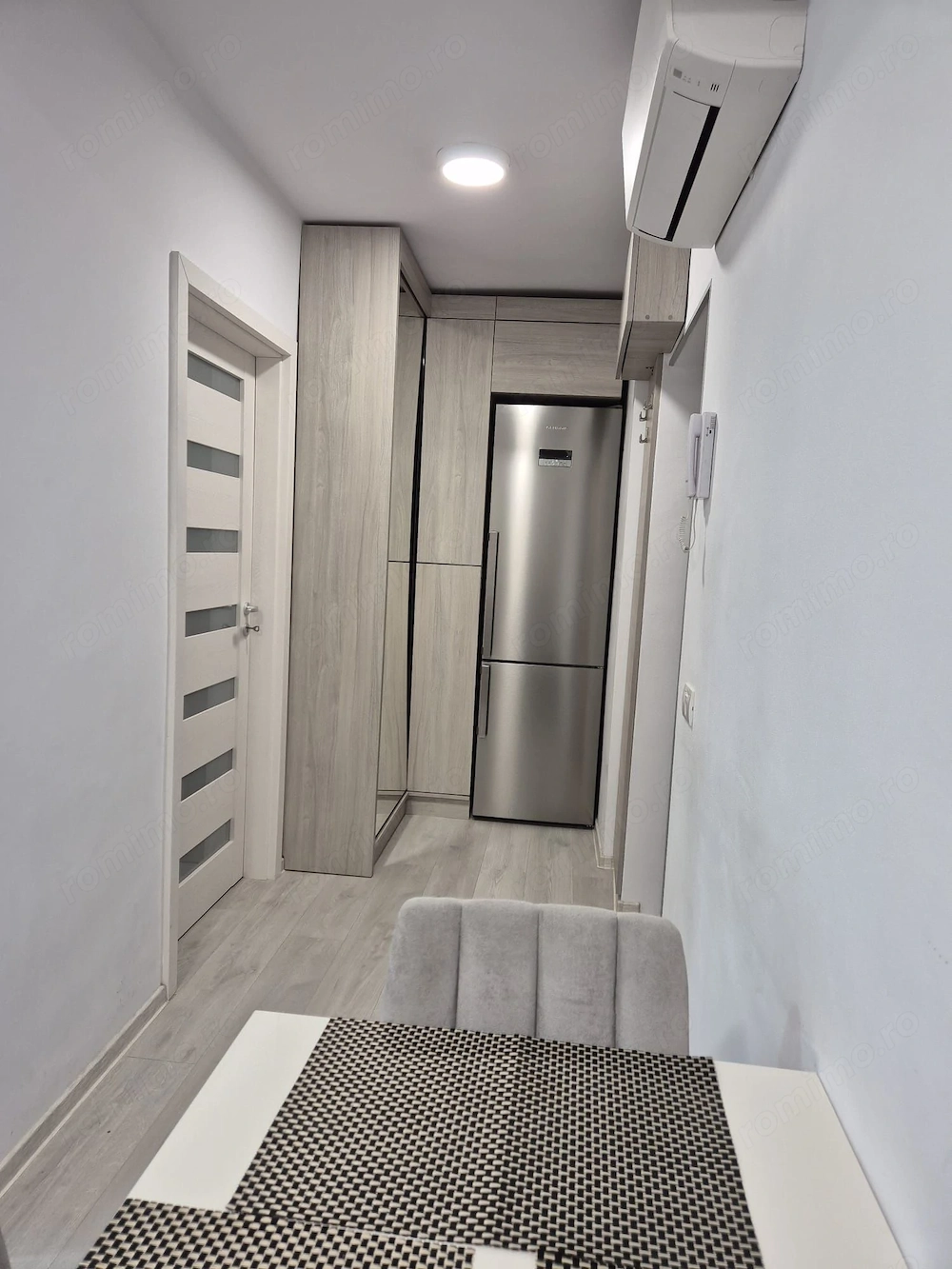 Închiriez apartament 2 camere