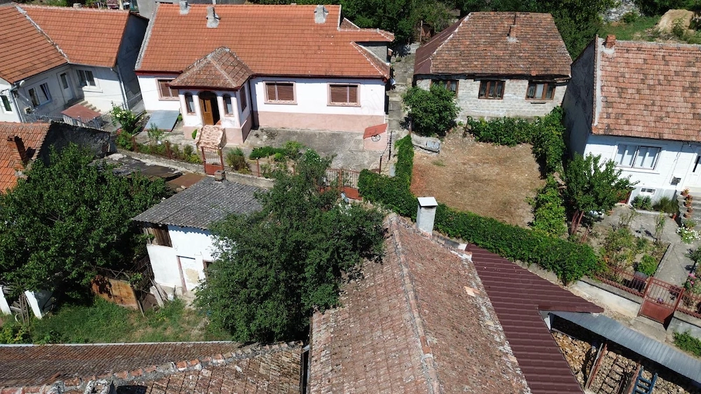 Vând casă Moldova Noua