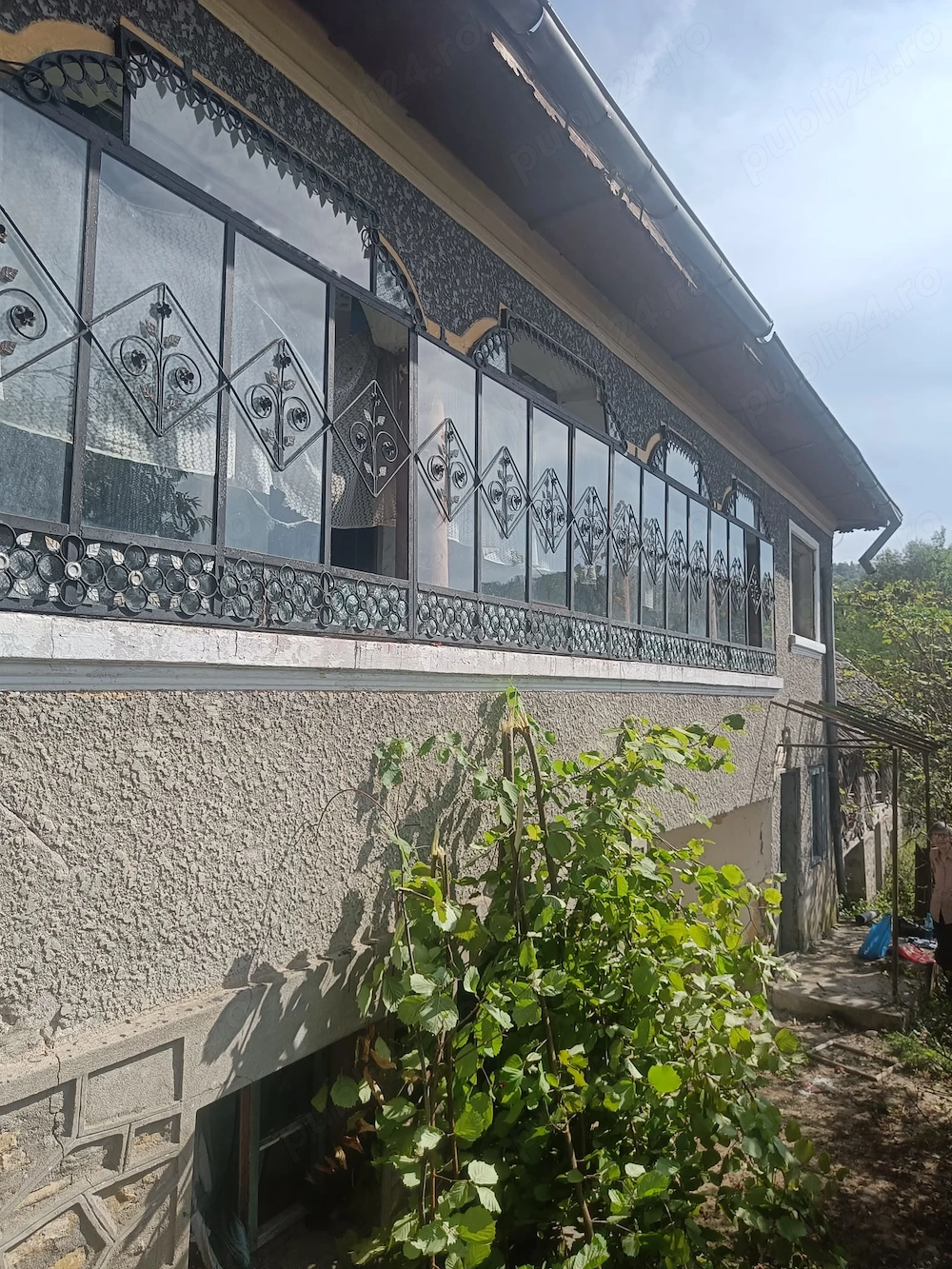 Vând casă în  comuna Bezdead, Dambovita