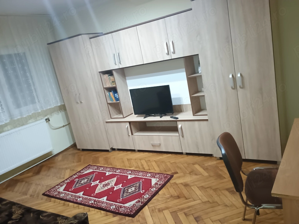 Vând apartament Decomandat cu 1 cameră, la parter, în zona Girocului