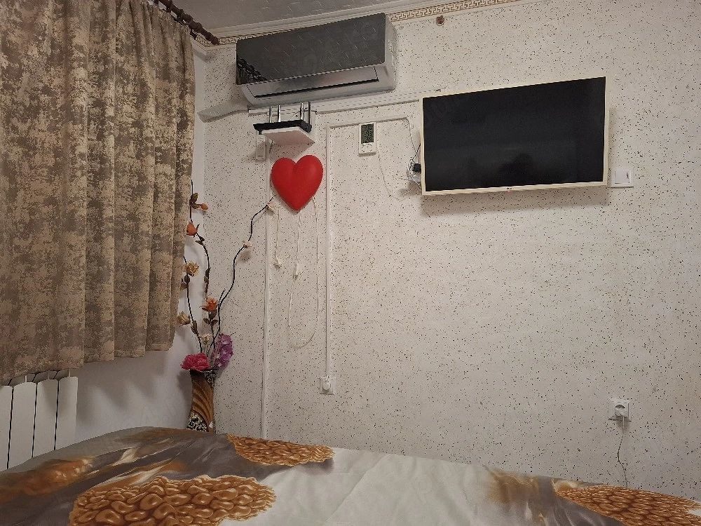 Apartament cu 3 camere decomandat!