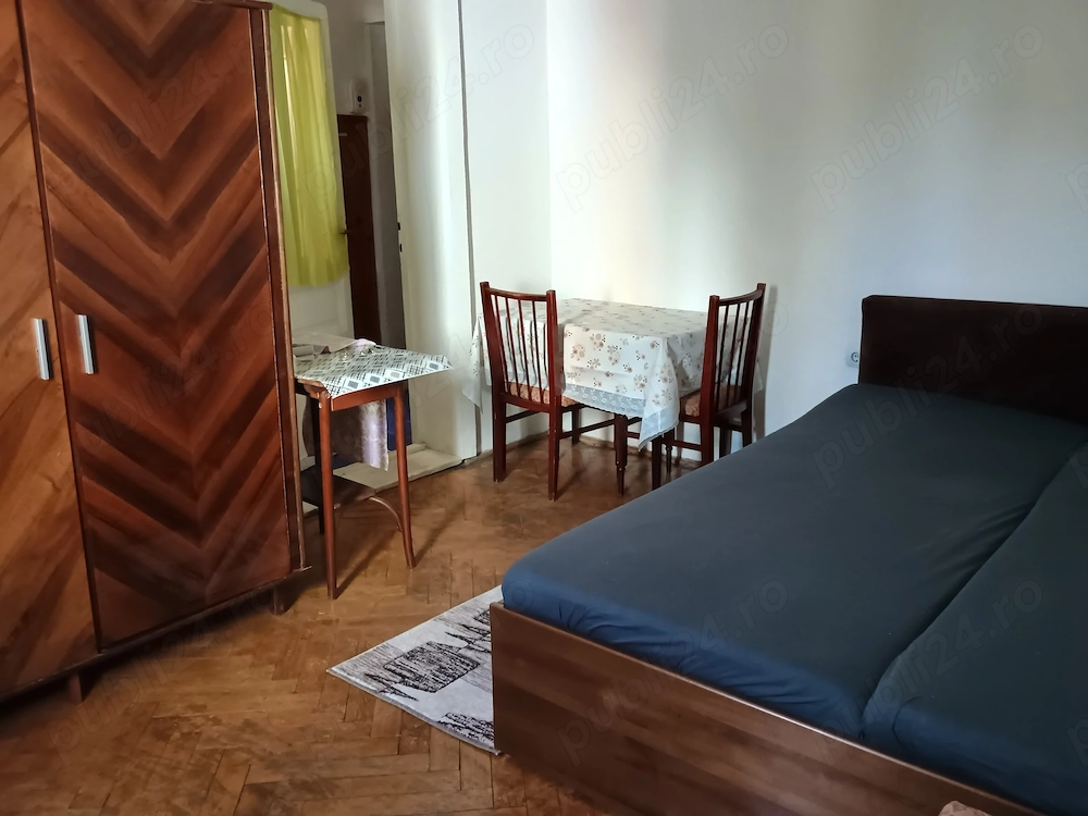 Închiriez garsonieră