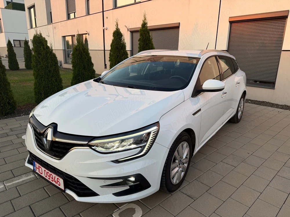  Se vinde Renault Mégane E-Tech Plug-in Hybrid, an fabricație 2022