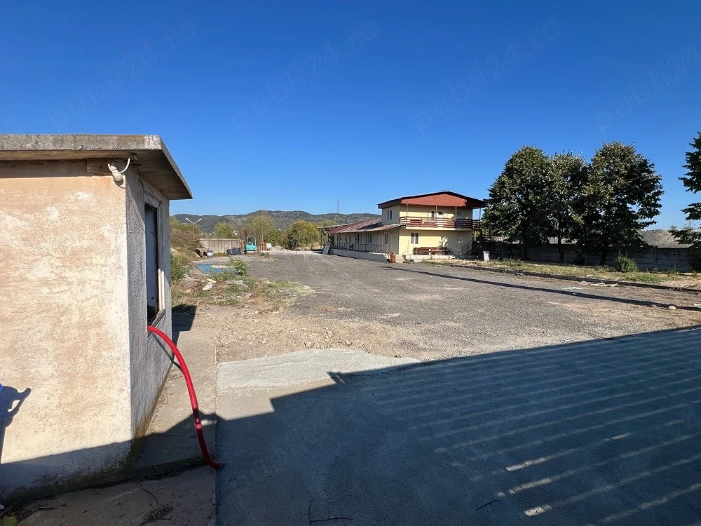 Teren si hala de inchiriat