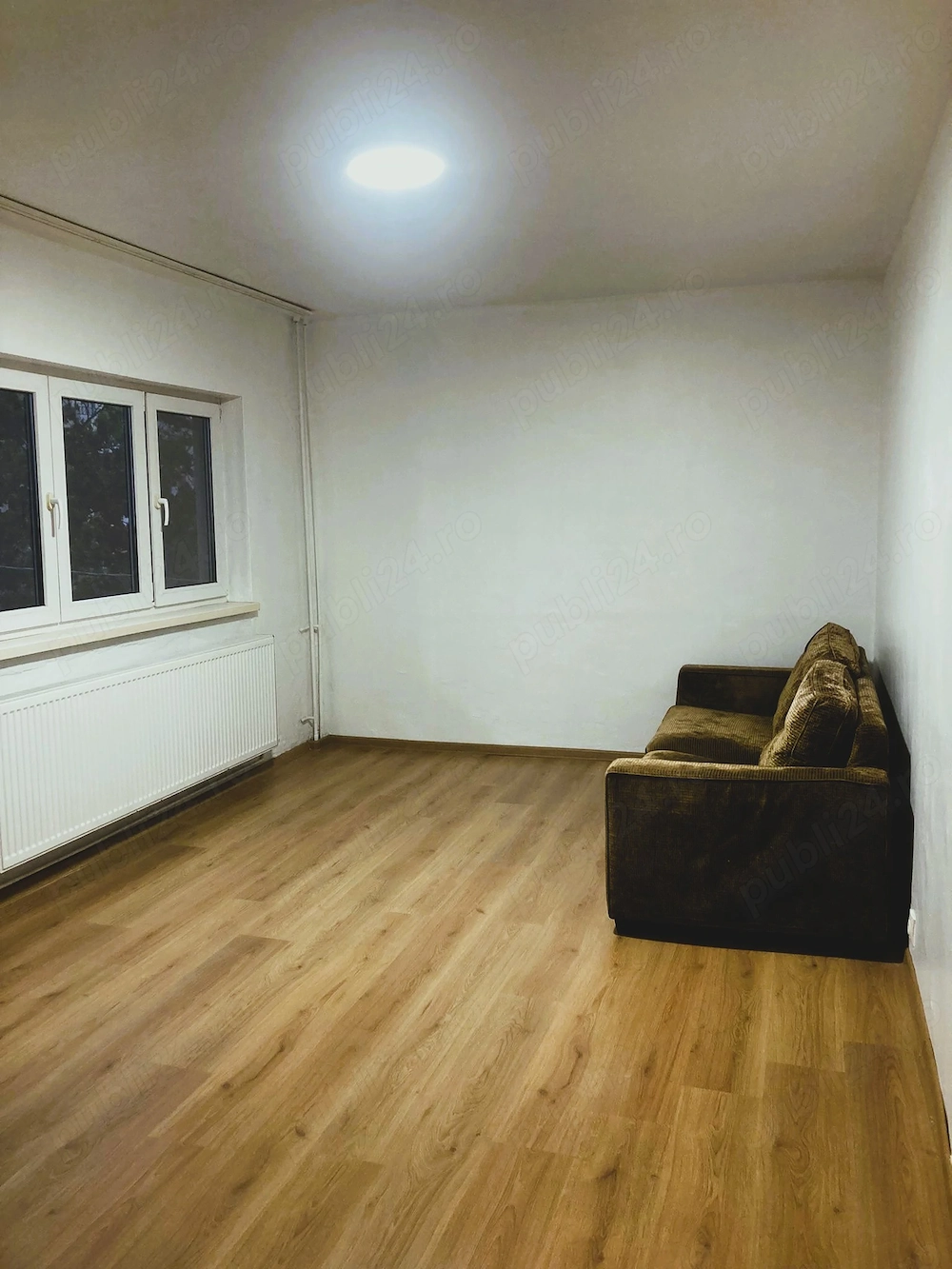 Apartament Etaj 2 cu 2 camere decomandat Strasa Silistra cu boxa,centrala si aer conditionat