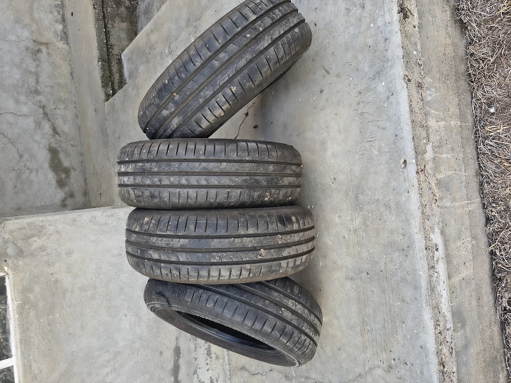 Vând set 4 anvelope vară Dunlop Sport BluResponse 195/65 R15