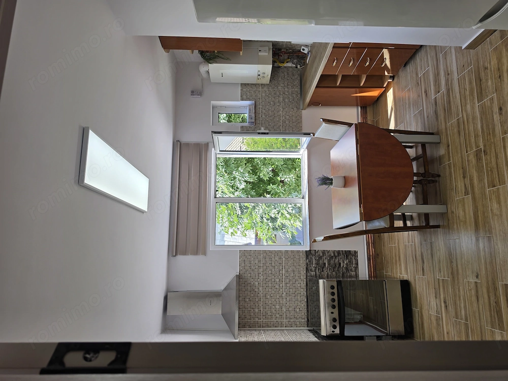 Apartament cu 3 camere și 2 băi de închiriat la Rolast Pitești 