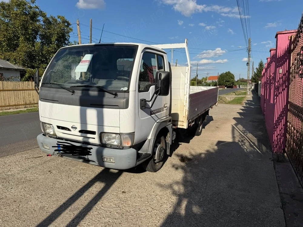 Vând autoutilitară Nissan T35