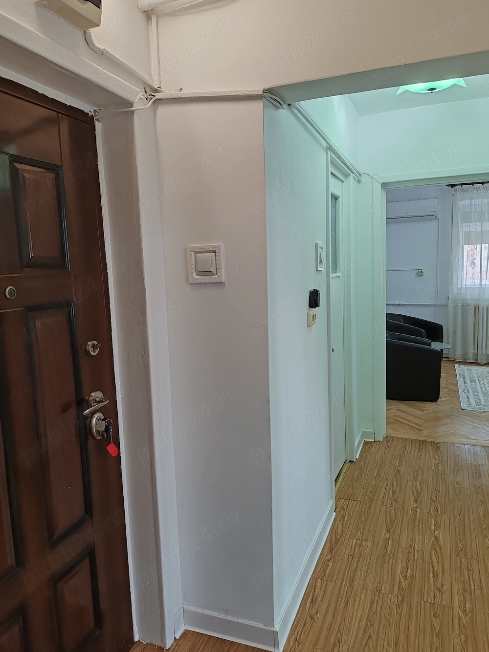 Vând apartament 3 camere centru