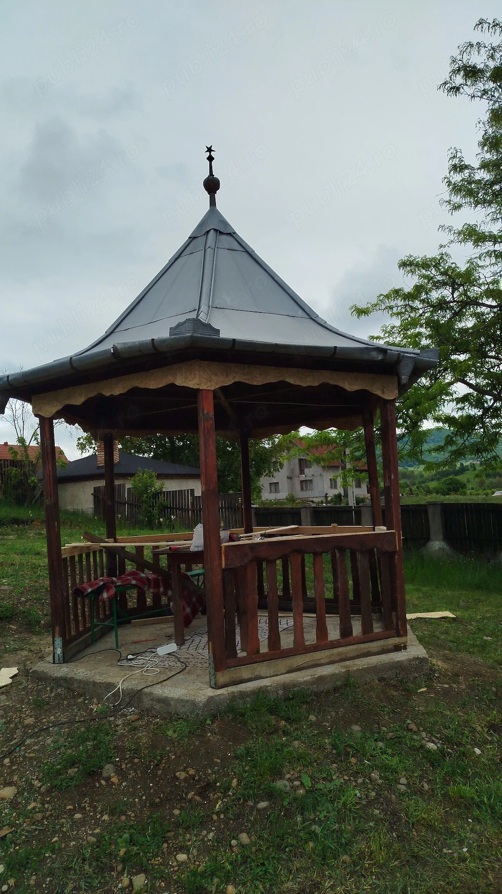 cabana si teren de vanzare