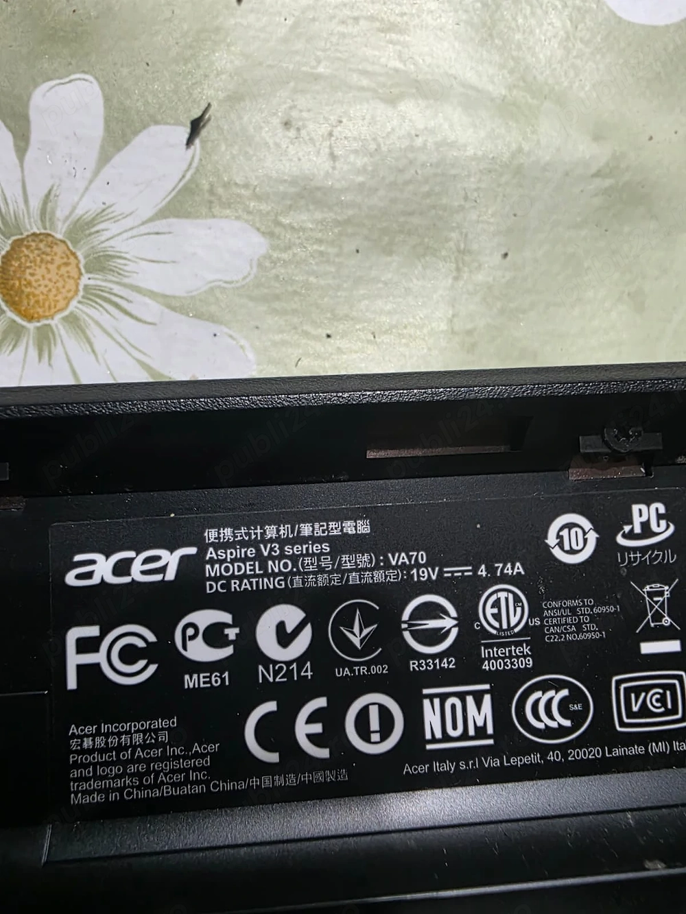 Dezmembrez laptop Acer v3 va70 (5/5)