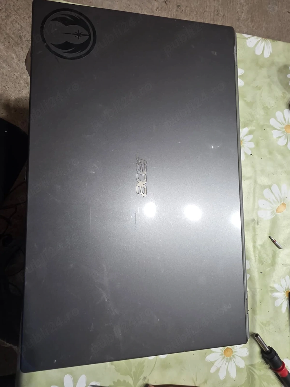 Dezmembrez laptop Acer v3 va70 (3/5)